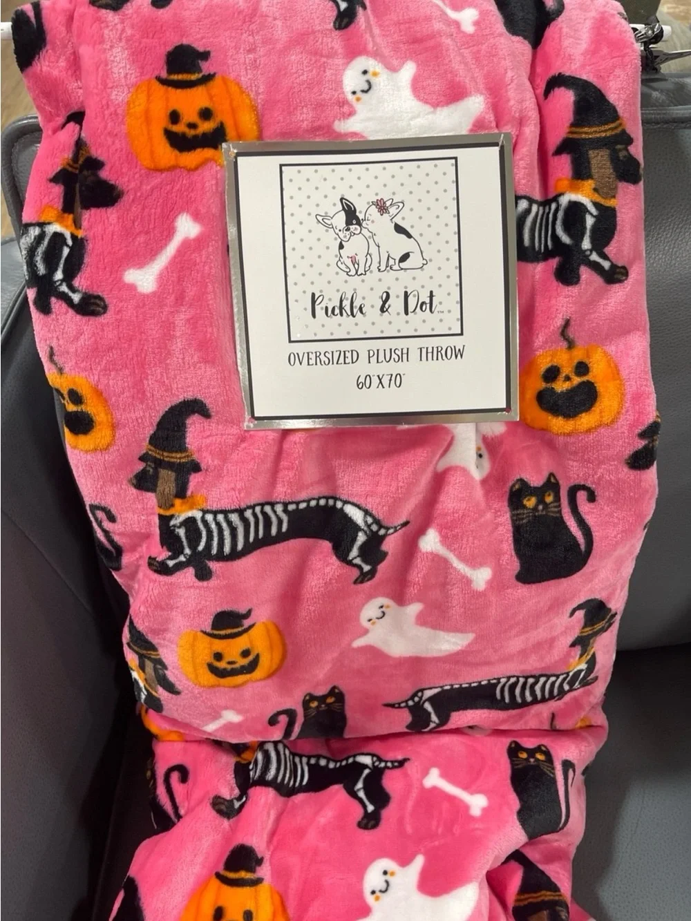 Halloween Dachshunds & Black Cats in Costumes Hot Pink Plush Blanket NWT 60x70